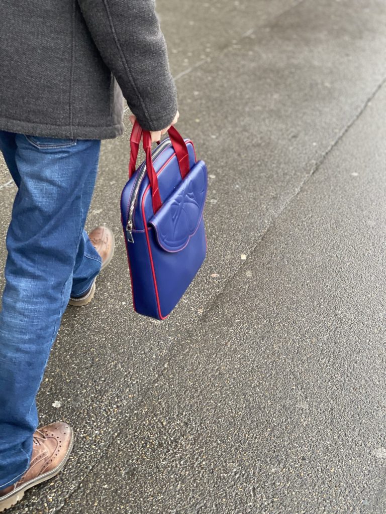 Pourquoi le sac à main est il un accessoire pour l'homme ?