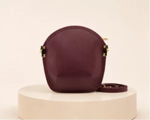 mini sarah li bordeaux en cuir detail du sac lyne juline
