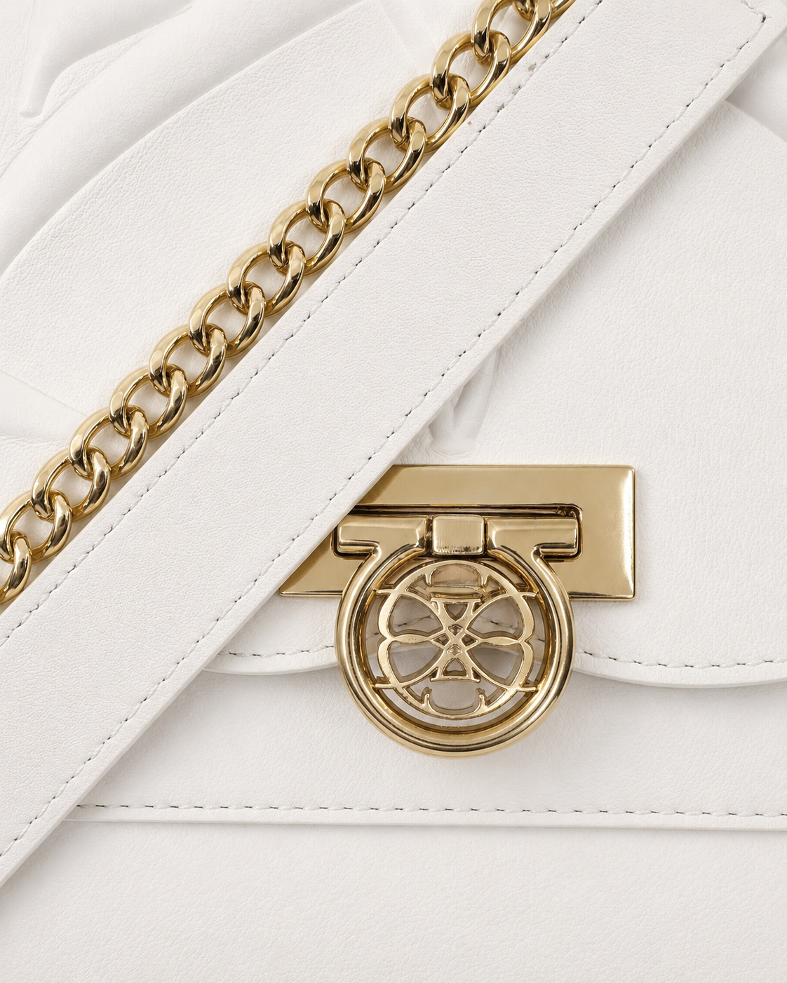 Sac Ophra Blanc en cuir lisse- détail bandoulière réglable