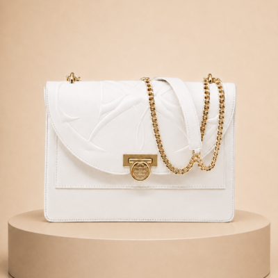 Sac Ophra Blanc en cuir lisse -détail du sac Lyne Juline